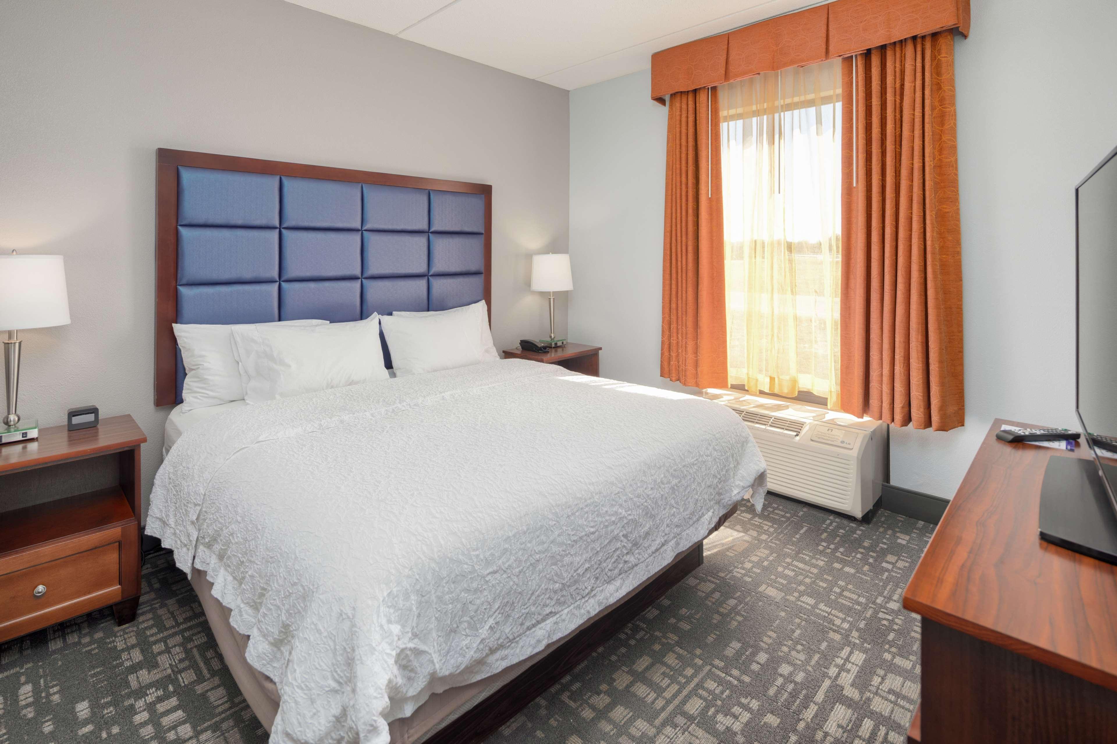 Hampton Inn Louisville Northeast Eksteriør billede