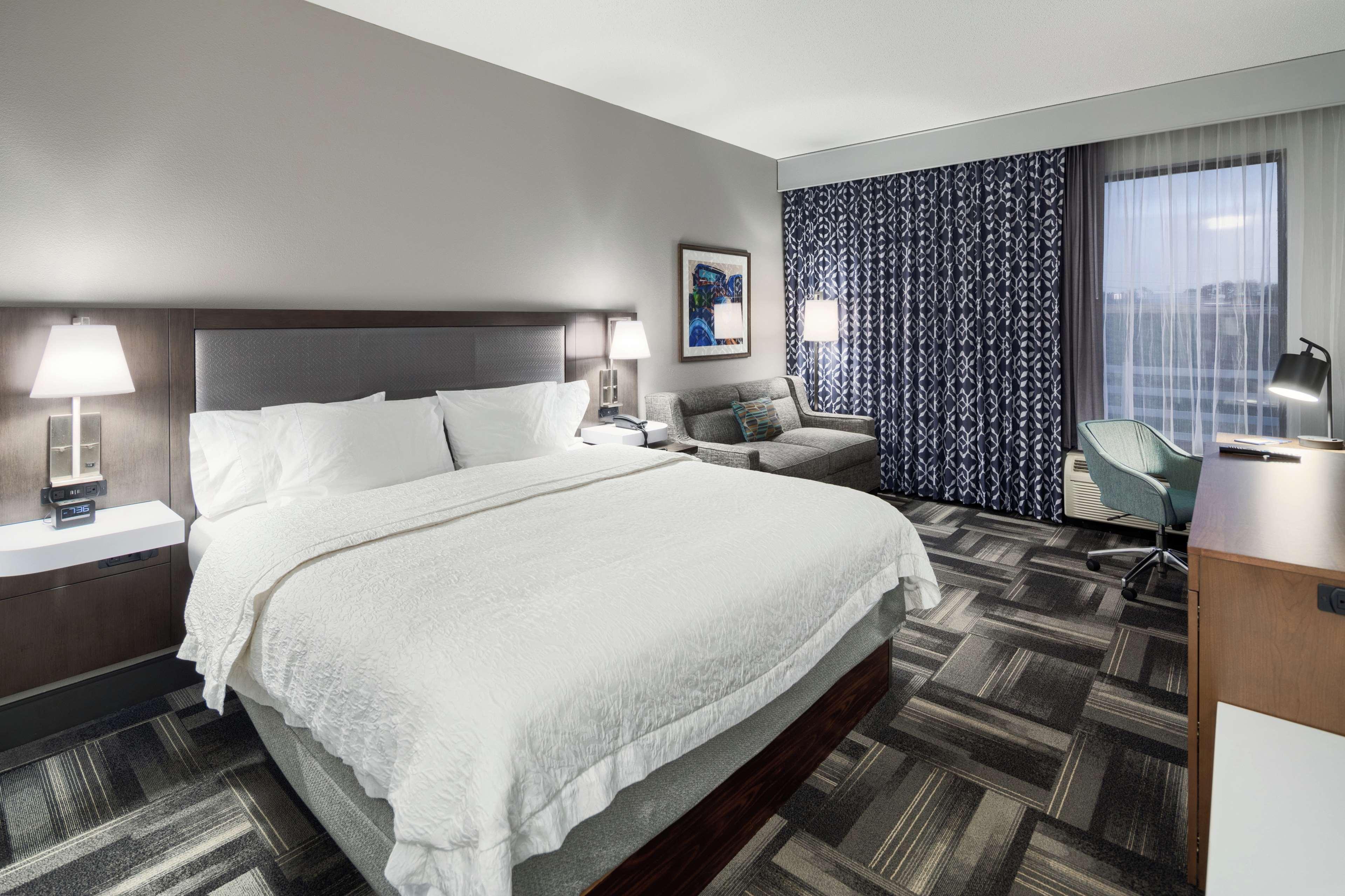 Hampton Inn Louisville Northeast Eksteriør billede