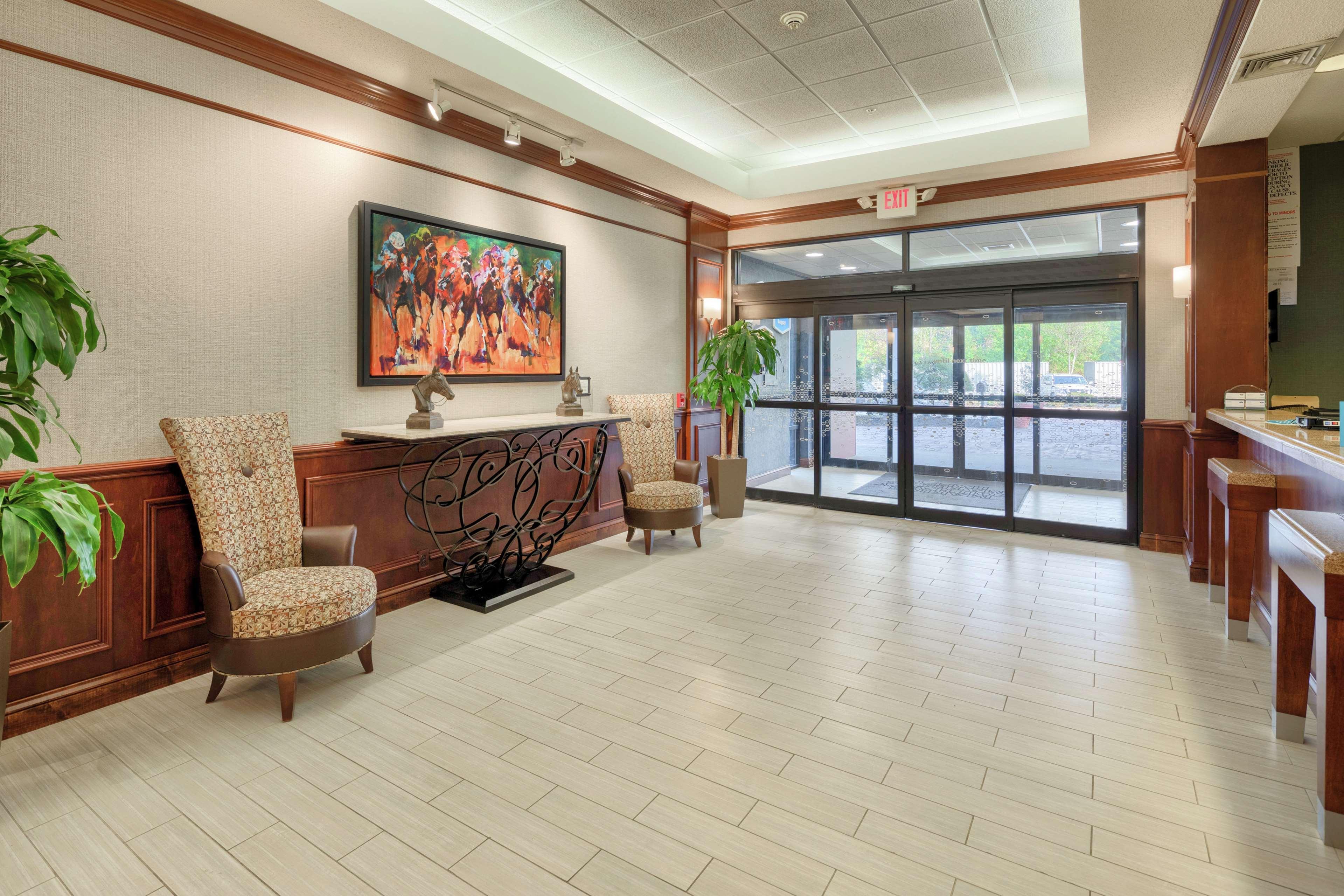 Hampton Inn Louisville Northeast Eksteriør billede