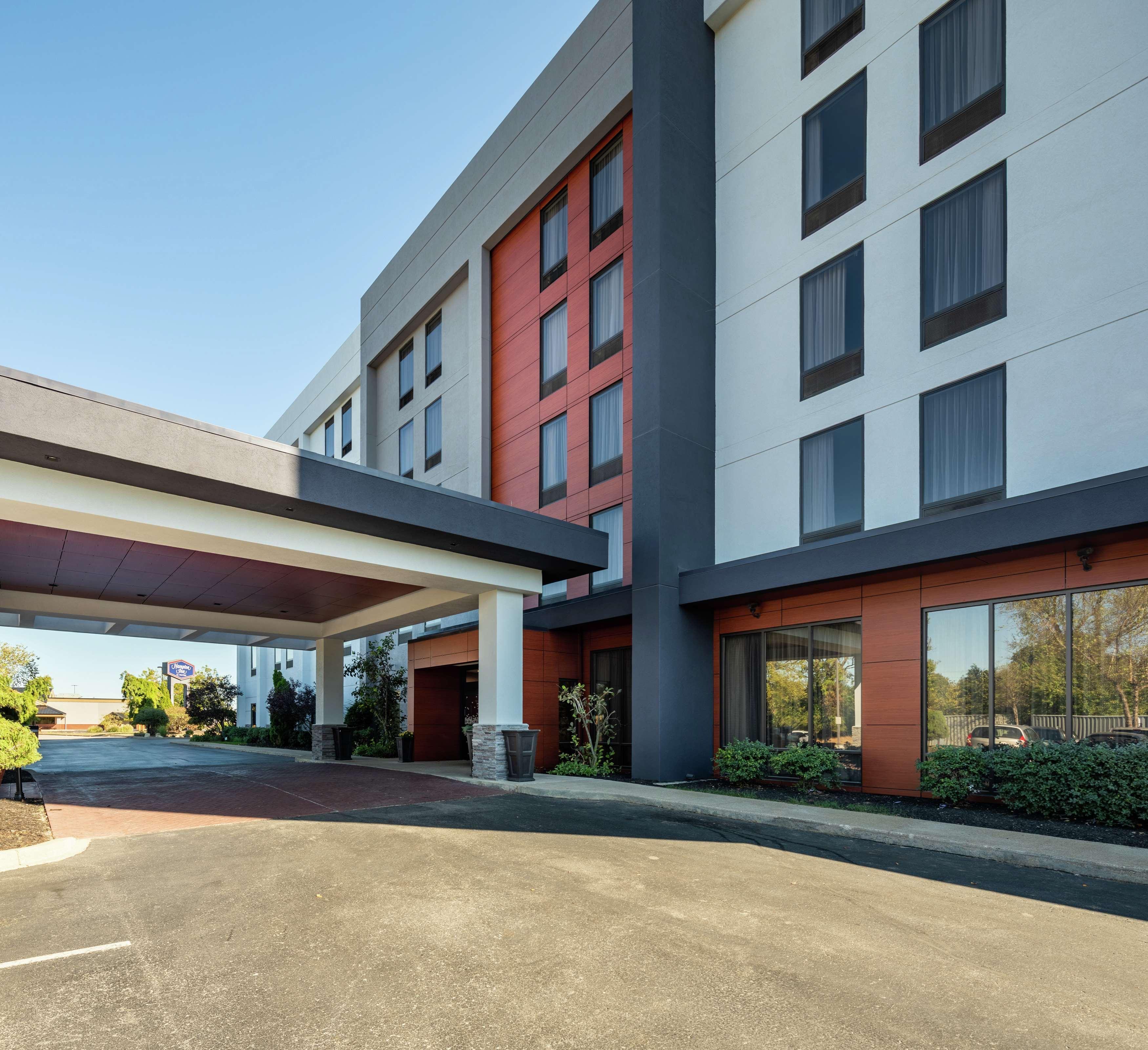 Hampton Inn Louisville Northeast Eksteriør billede