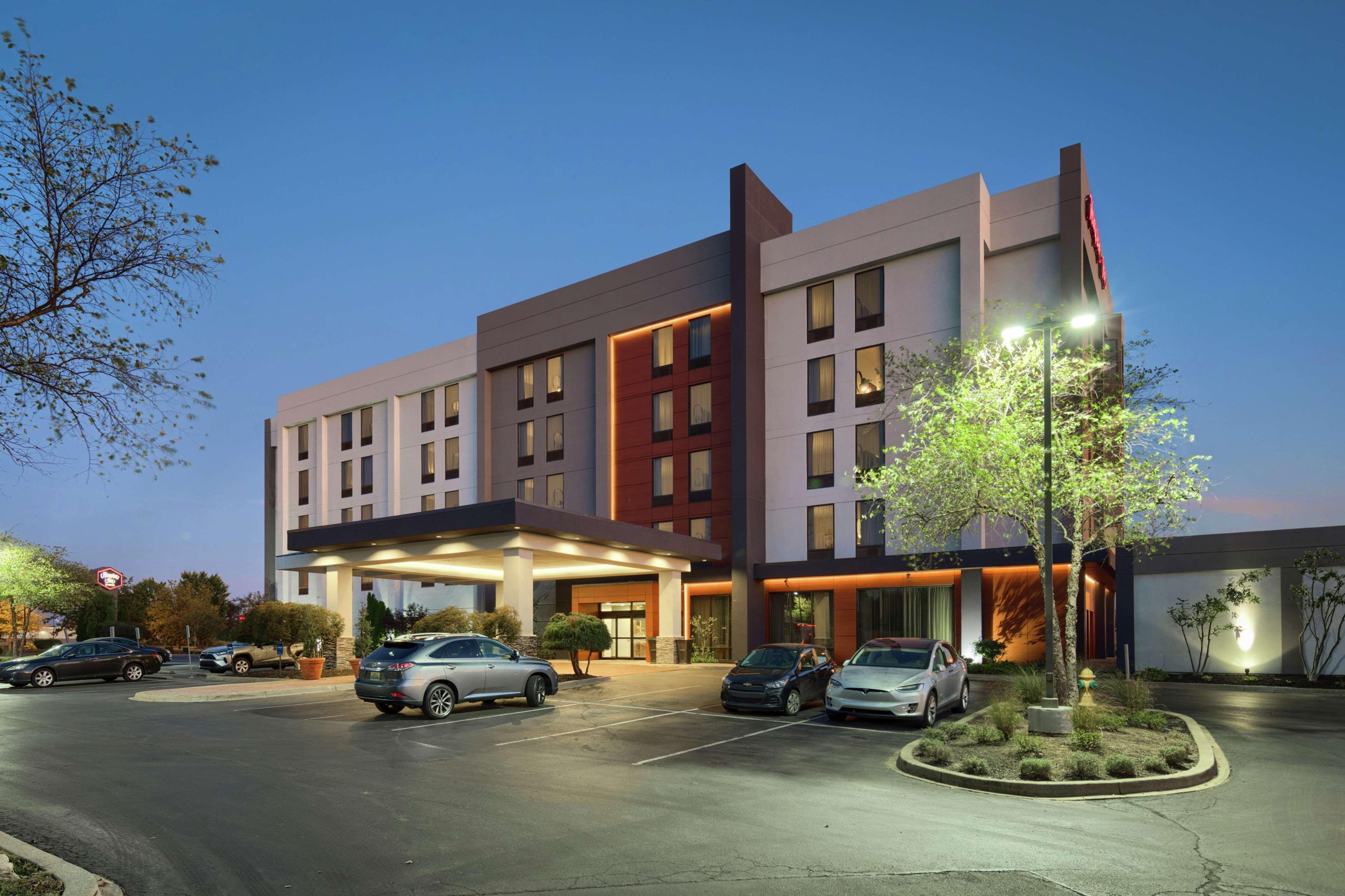Hampton Inn Louisville Northeast Eksteriør billede