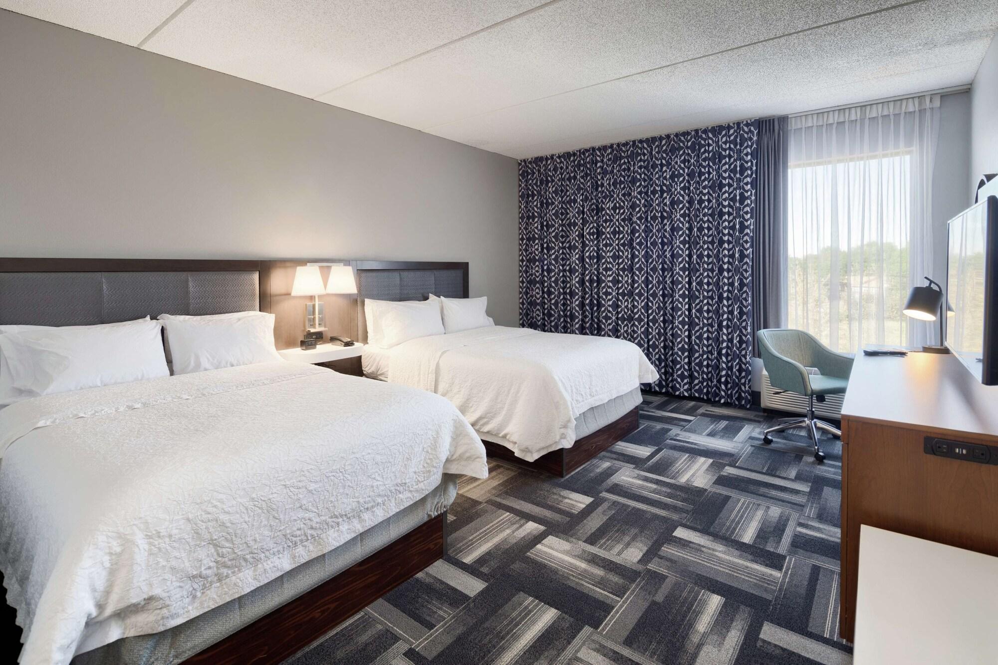 Hampton Inn Louisville Northeast Eksteriør billede