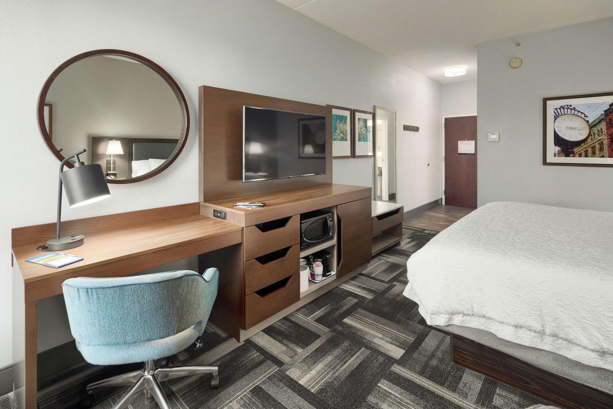 Hampton Inn Louisville Northeast Eksteriør billede