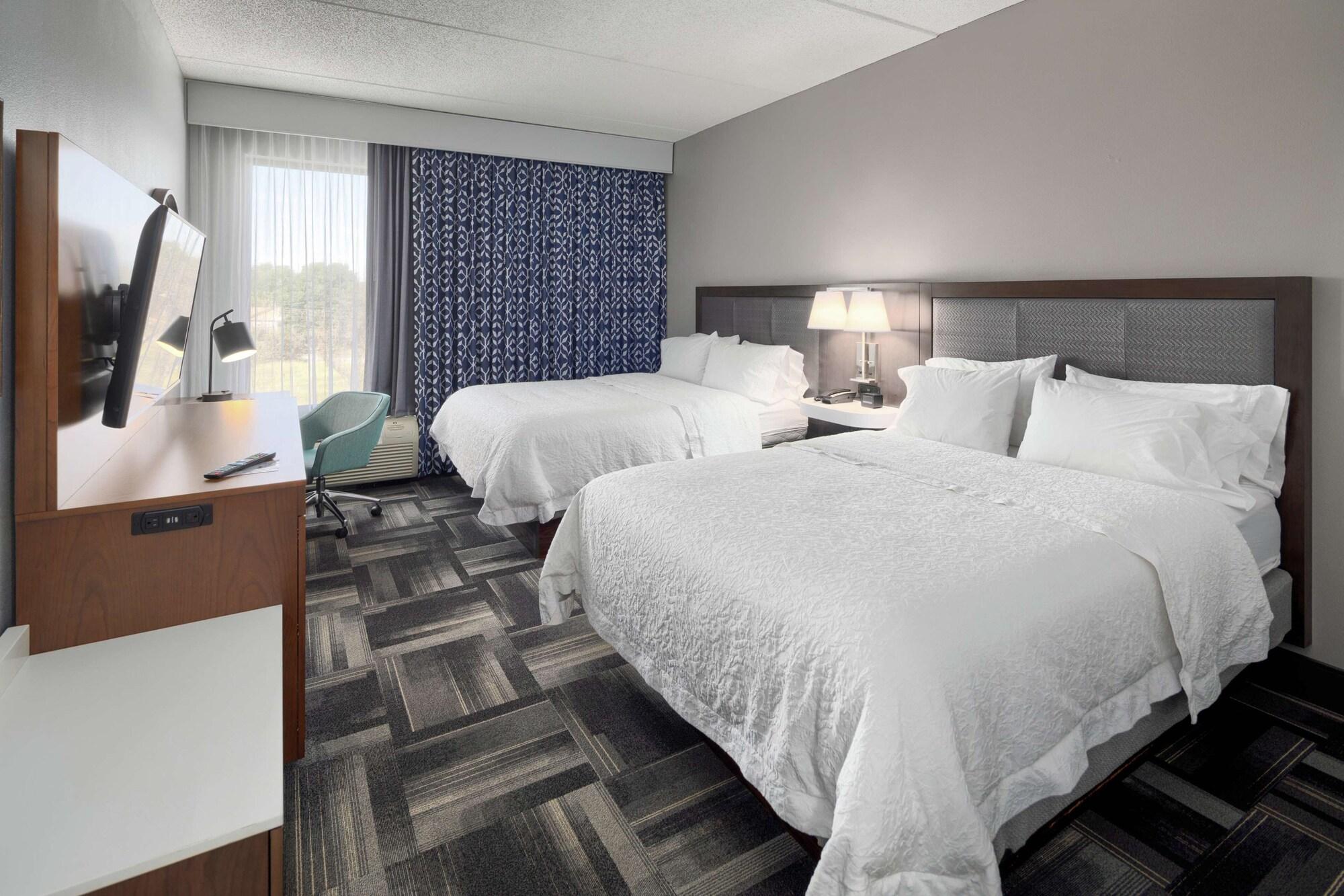 Hampton Inn Louisville Northeast Eksteriør billede