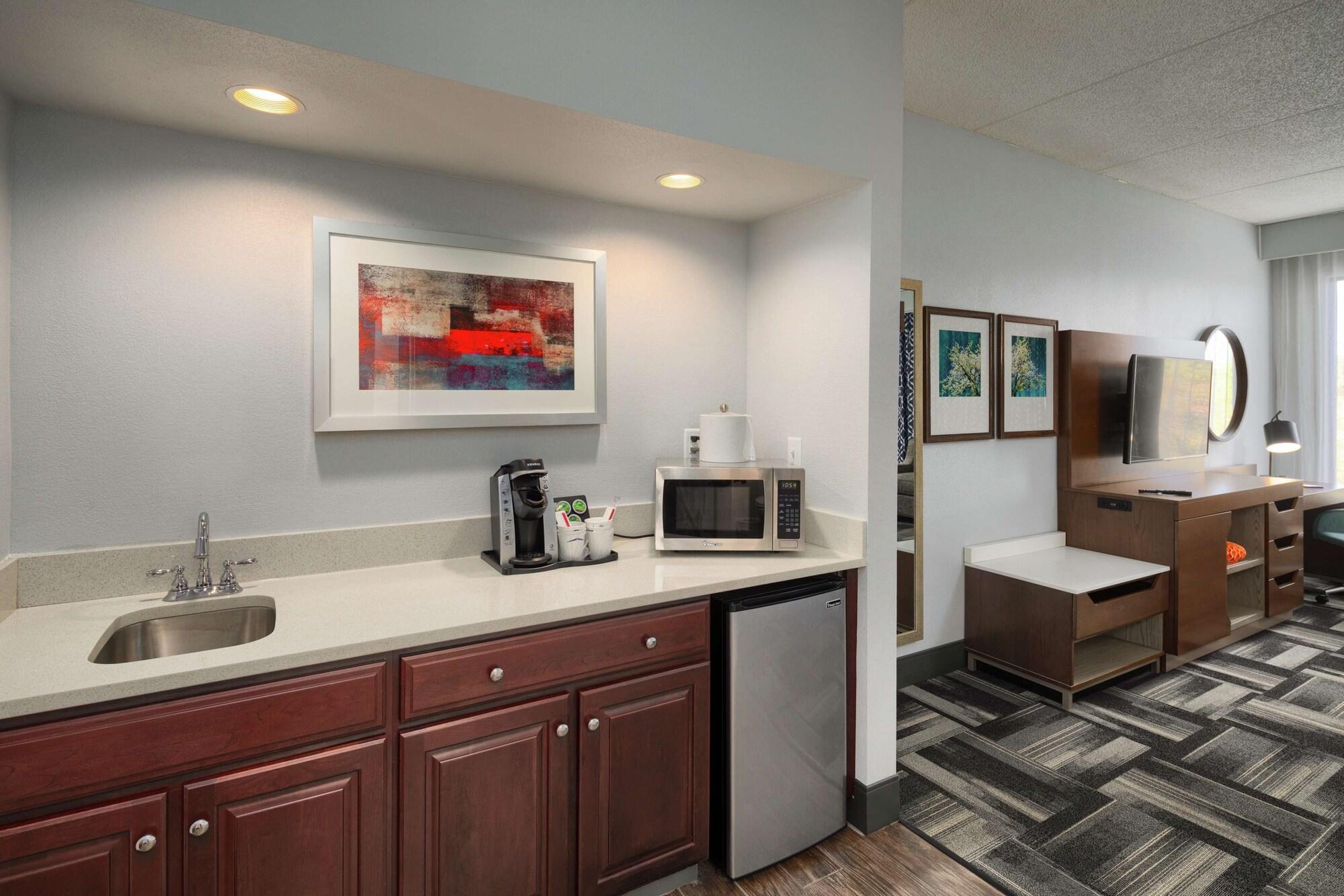 Hampton Inn Louisville Northeast Eksteriør billede