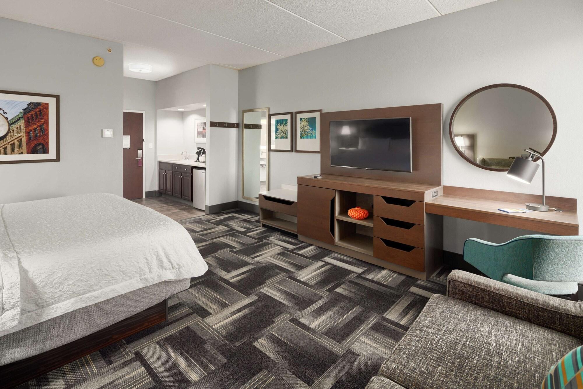 Hampton Inn Louisville Northeast Eksteriør billede