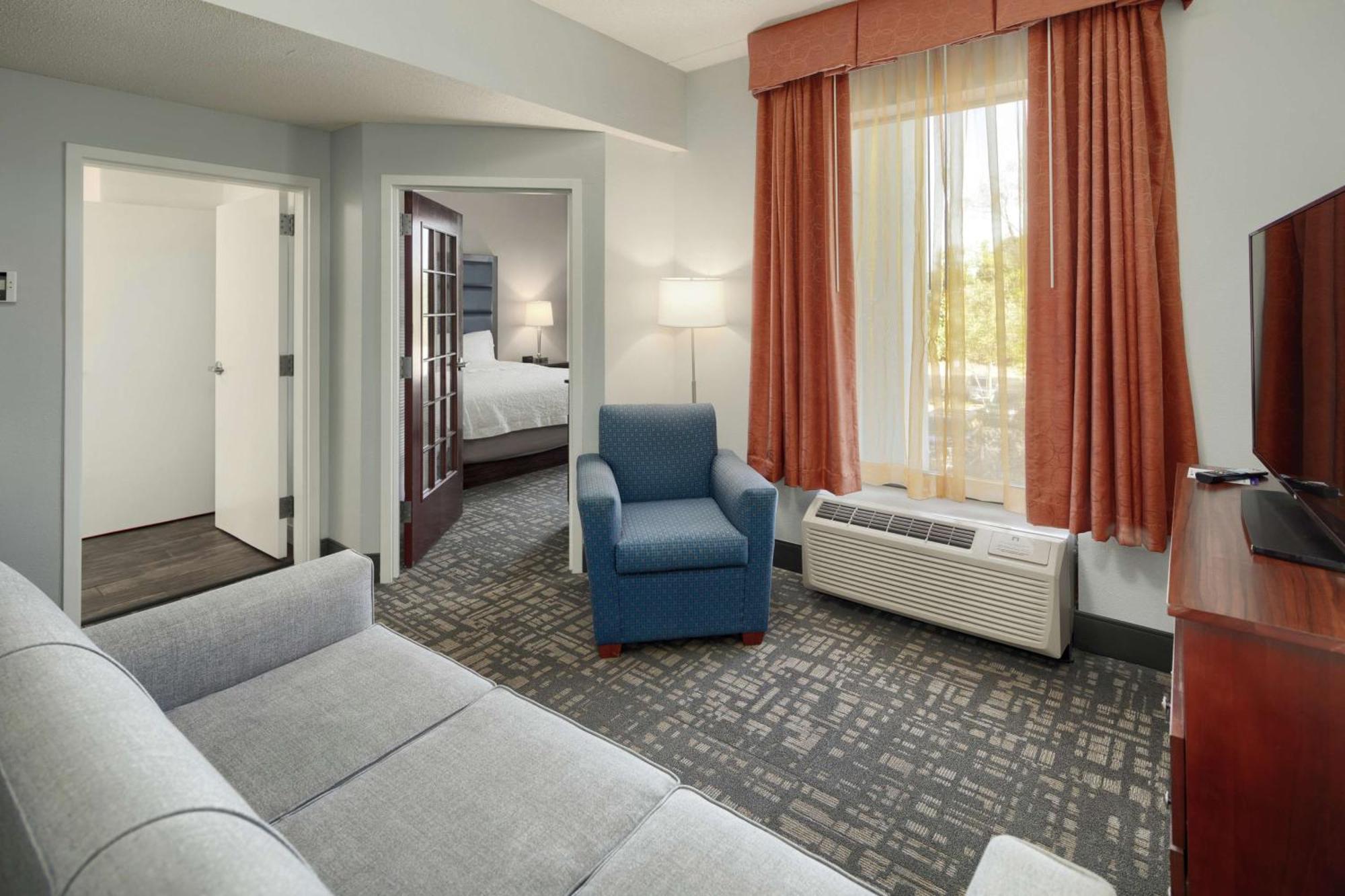Hampton Inn Louisville Northeast Eksteriør billede