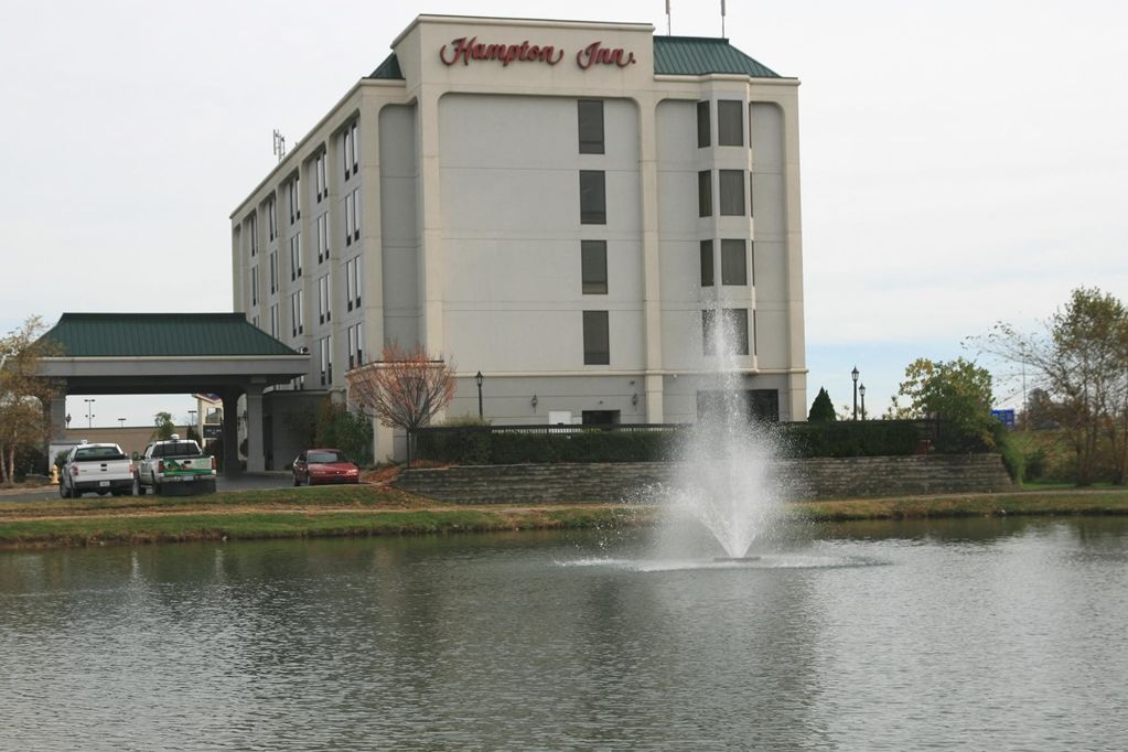 Hampton Inn Louisville Northeast Eksteriør billede