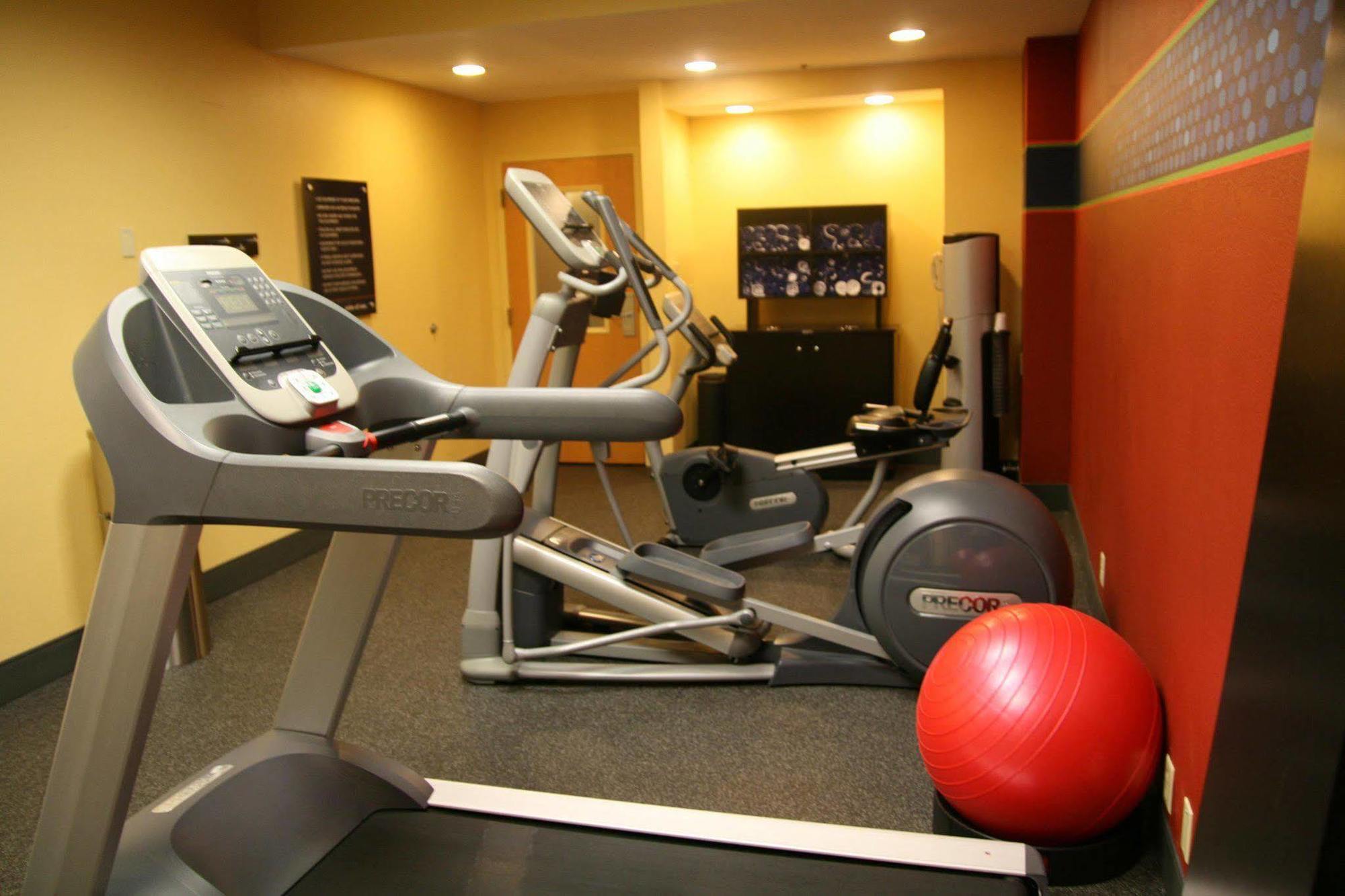 Hampton Inn Louisville Northeast Eksteriør billede
